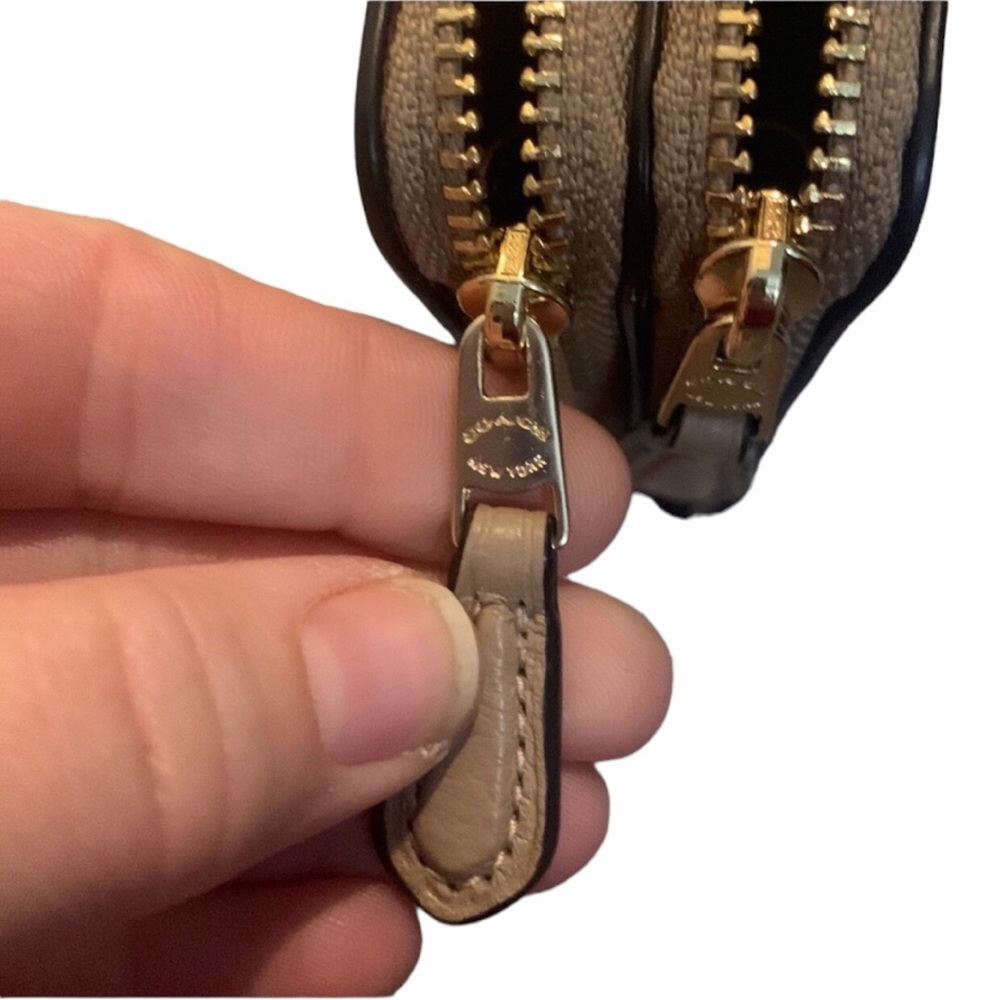 Coach Leather Double Corner Zip Wristlet in Taupe Gold Hdw - Picture 7 of 13